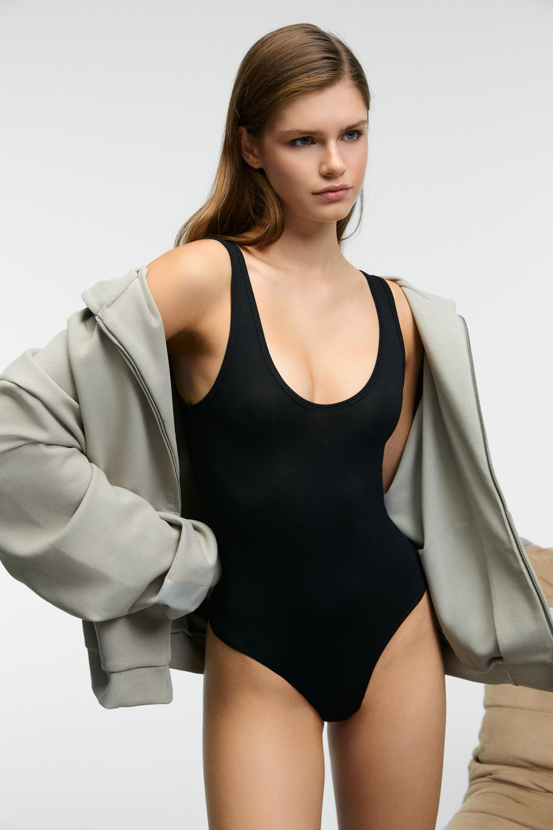 CHILES Kadın Slim Halter Yaka Kolsuz Çıtçıtlı Siyah Atlet