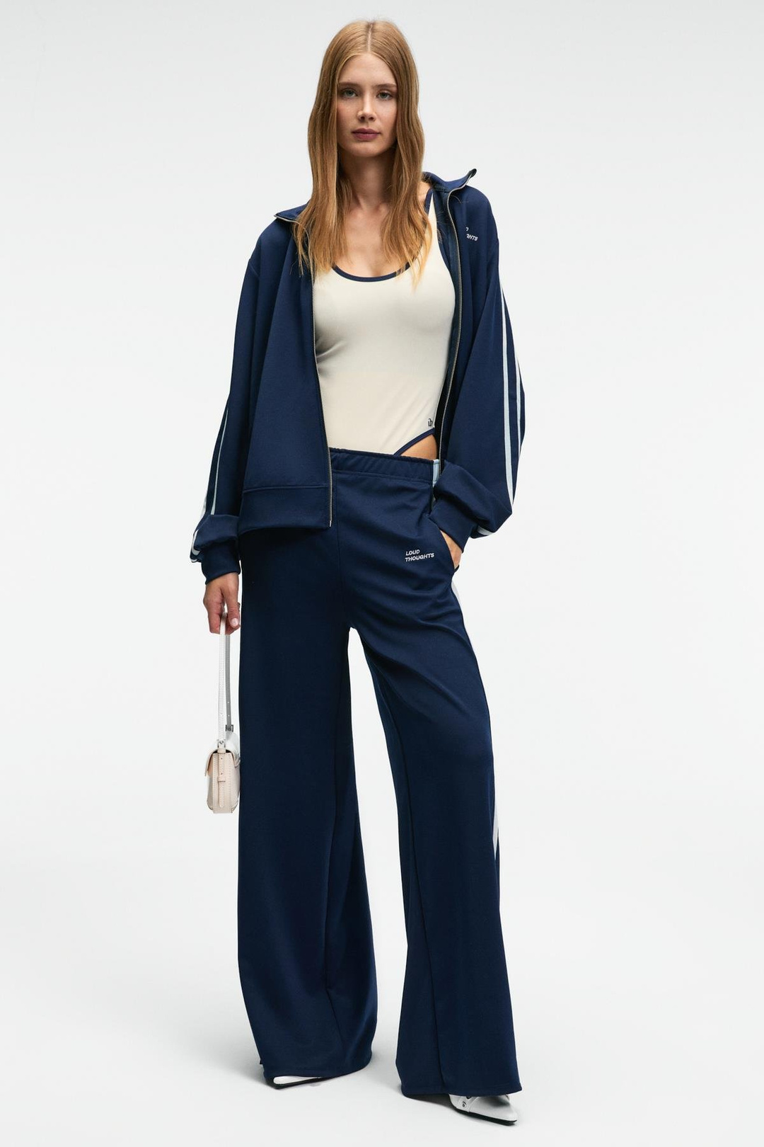 FINYARA Kadın Oversize Çift Cep Nakış ve Yan Şerit Detaylı Lacivert Eşofman Altı