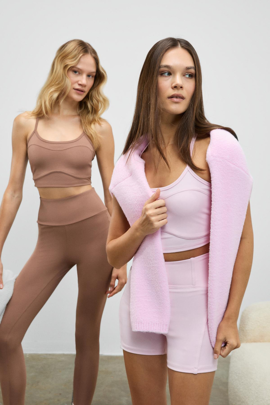 FLINTRA Kadın Yumuşak Ve Esnek Dokulu Biyeli Karyoka Dikişli Baskı Detaylı Kısa Pembe Tayt