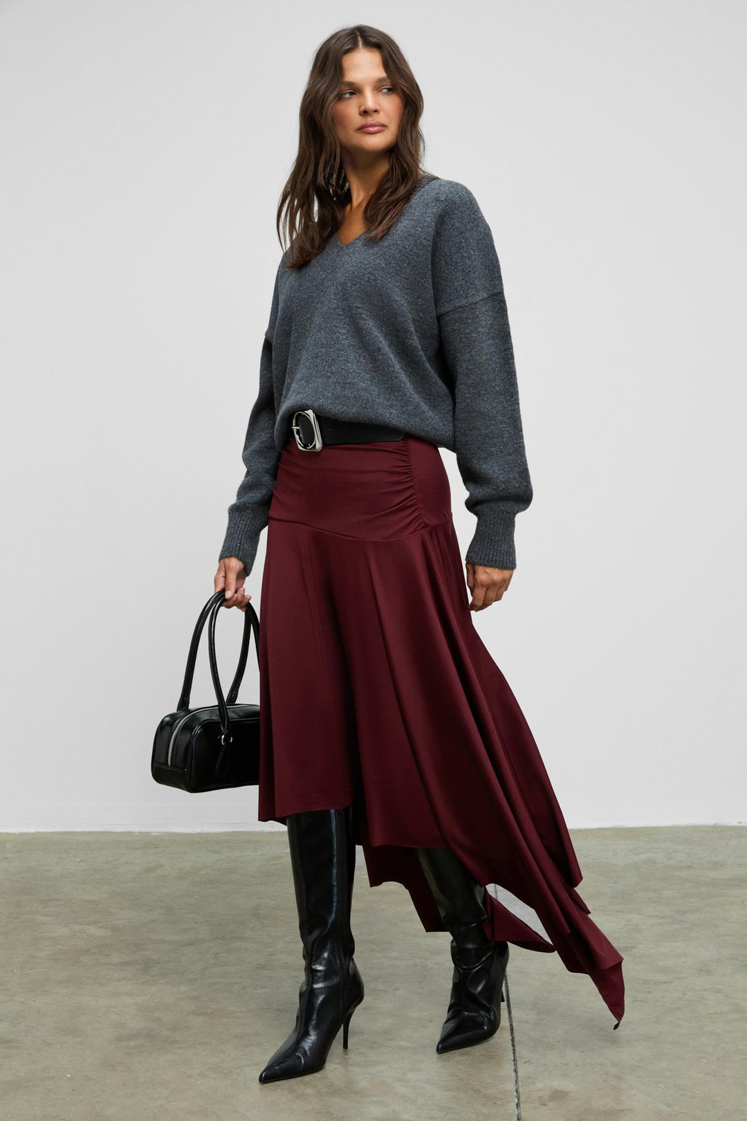 JUNKIT Kadın Yumuşak Ve Esnek Kumaşlı Asimetrik Paçalı Büzgülü Bordo Etek