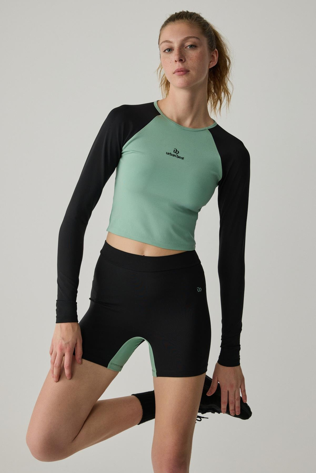 MARRY Kadın Kontrast Parçalı Kısa Siyah-Granit Yeşili Şort