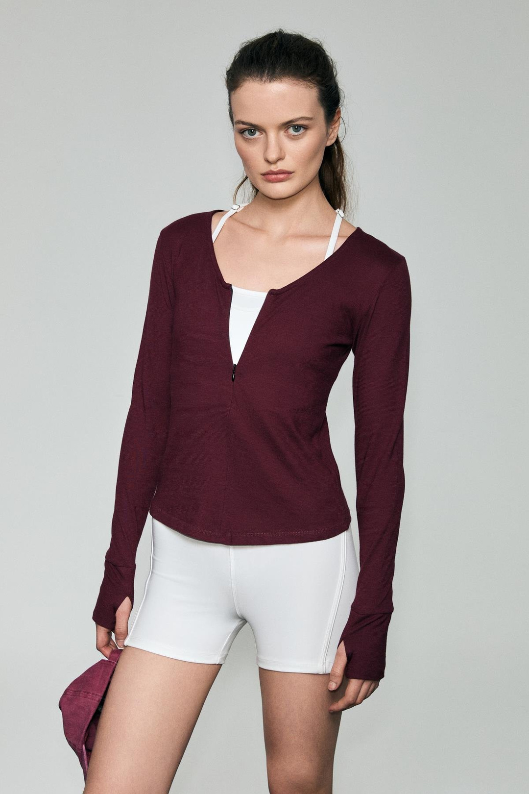 POLUNEA Kadın V Yakalı Önü Fermuar Kapamalı Vücuda Oturan Slim Fit Bordo Bluz