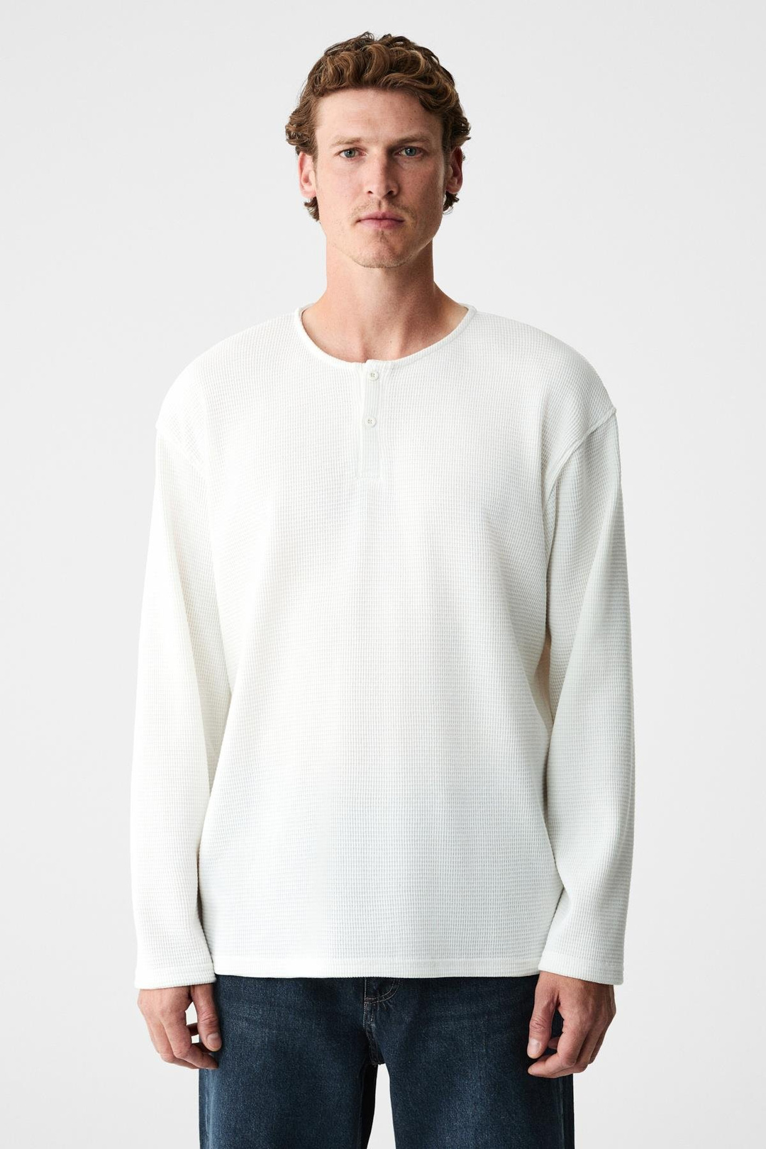 RENEW Erkek Organik Pamuklu Bisiklet Yaka Yarım Patlı Düğmeli Regular Beyaz Sweatshirt