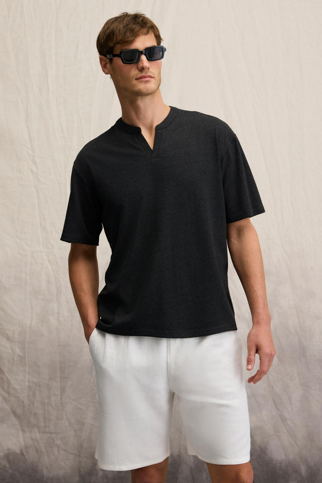 TUOMO Erkek Hakim Yaka Kısa Patlı Kısa Kollu Relaxed Fit Siyah T-Shirt