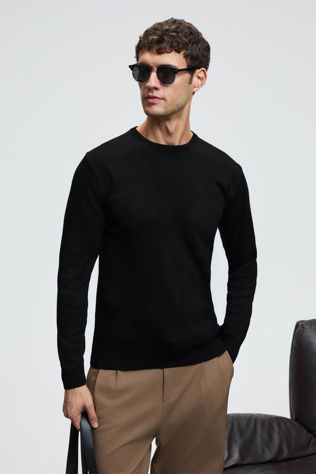 VAREX Erkek Yuvarlak Yaka Basic Slim Fit Triko Siyah Kazak