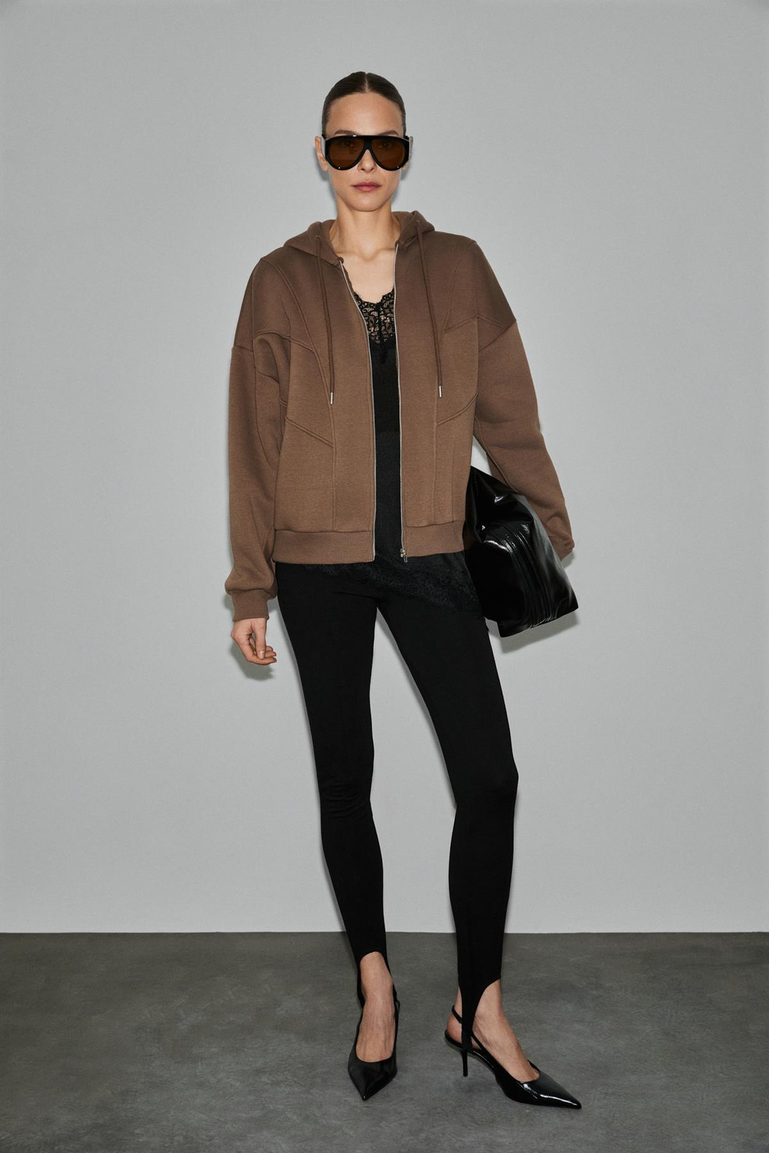 VYSELLE Kadın Önü Kesikli Metal Fermuarlı Kapüşonlu Etiket Detaylı Oversize Acı Kahve Sweatshirt