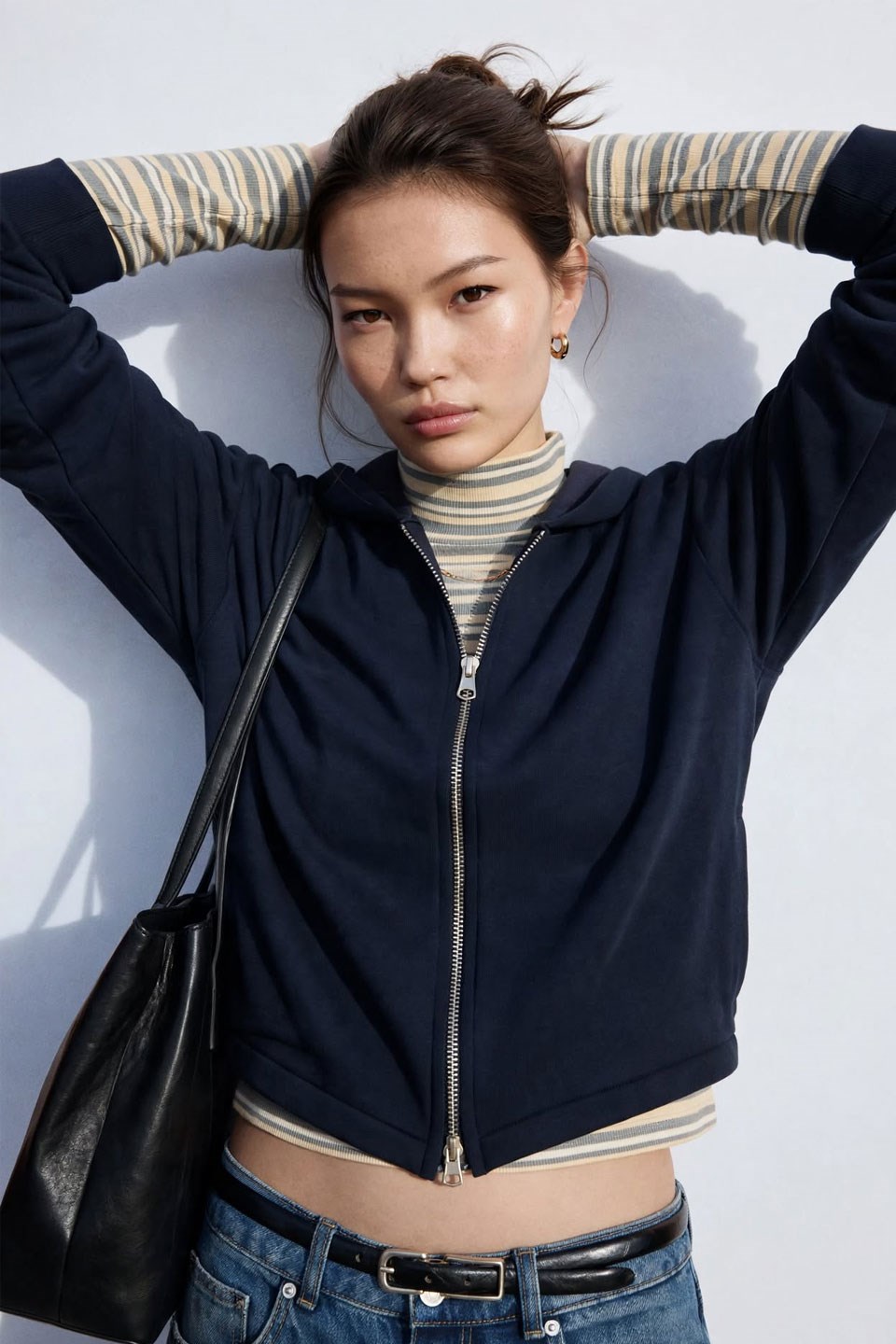 Kadın Parmak Geçmeli Fermuarlı Sweatshirt - Lacivert
