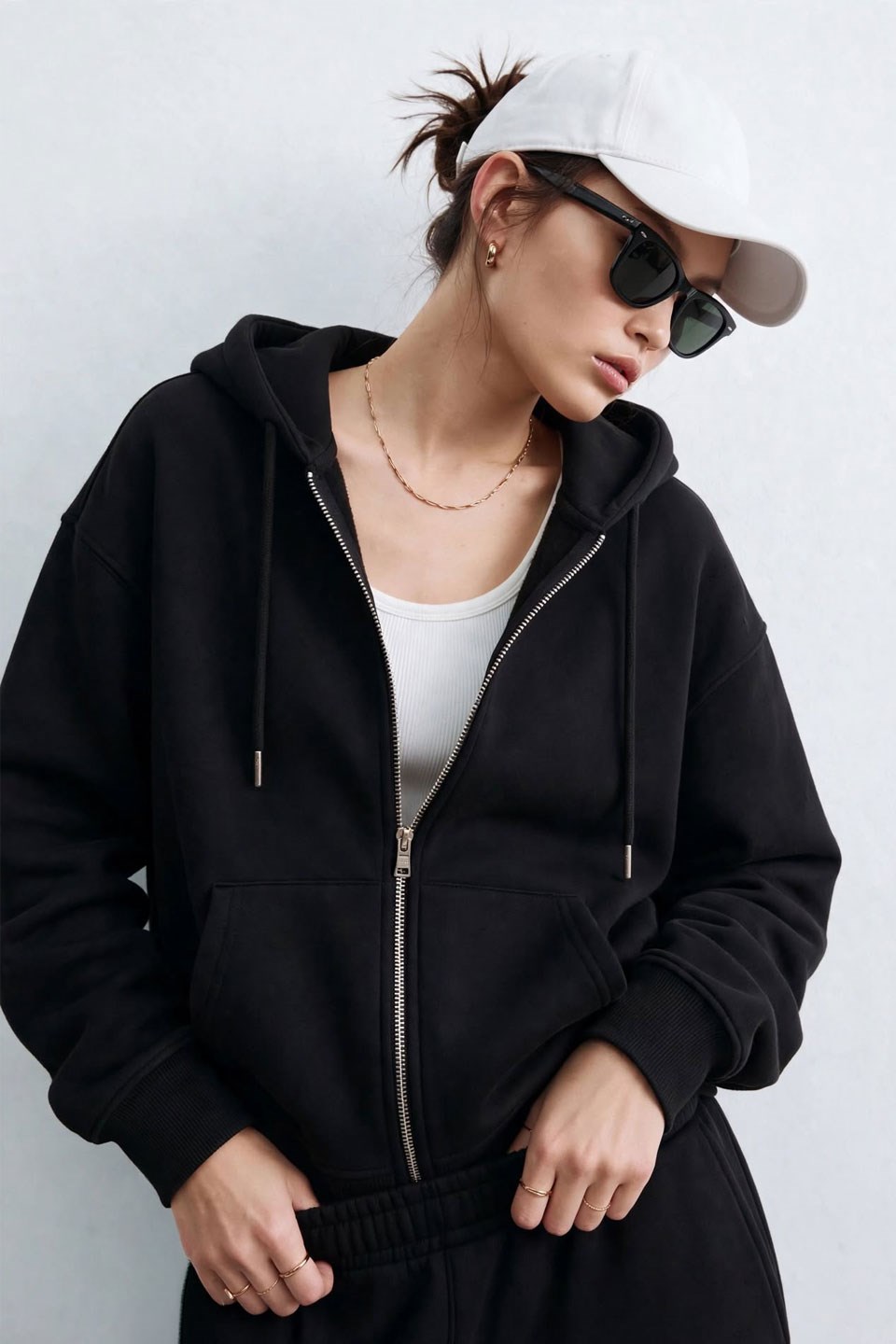 Kadın Kanguru Cepli Fermuarlı Sweatshirt - Siyah
