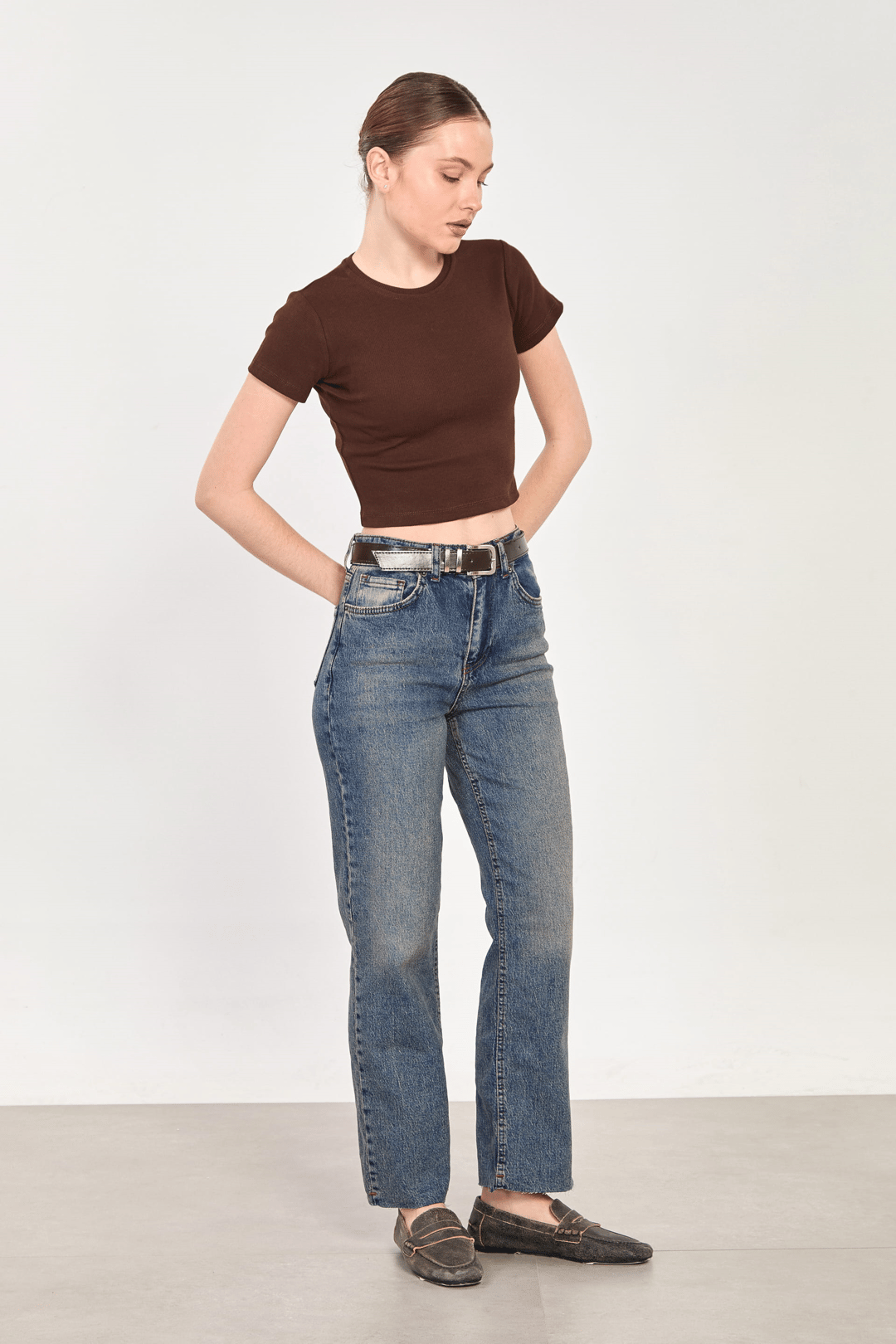 Kadın J92 Kemerli Kesik Paça Straight Jean Pantolon - Kahve Tint