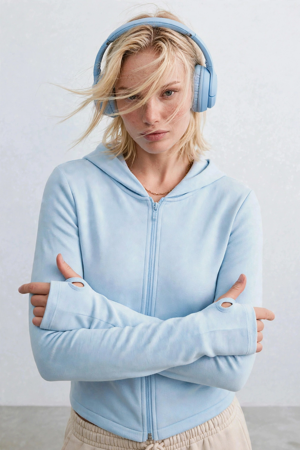 Kadın Parmak Geçmeli Fermuarlı Sweatshirt - Bebe Mavi