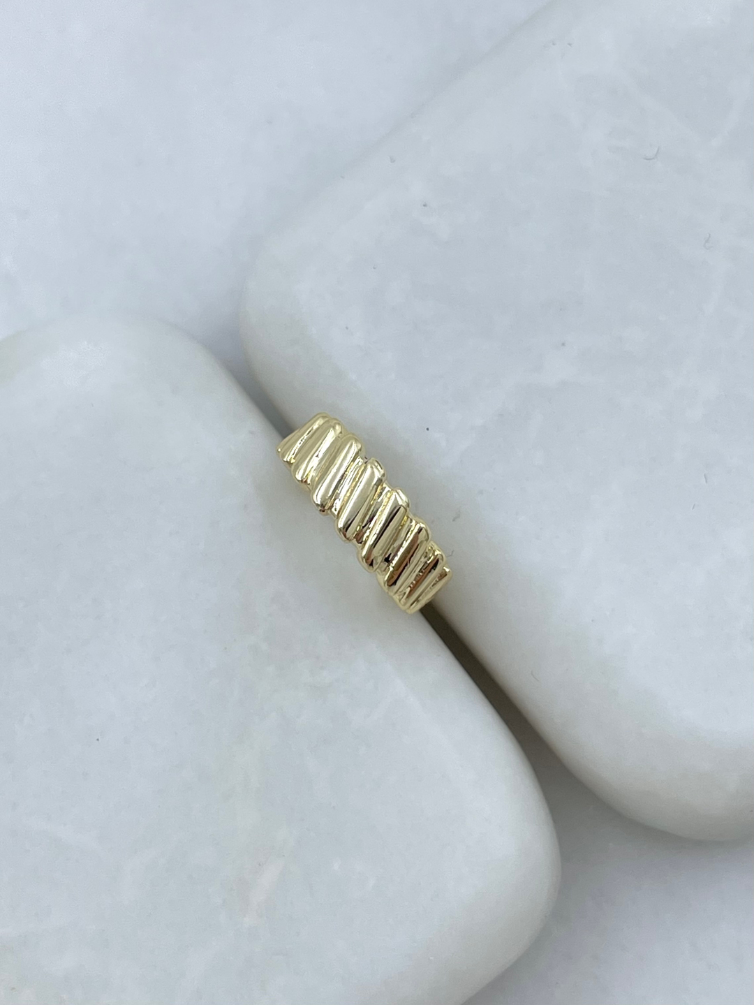 Altın Kaplama Çapraz Sütun Kıkırdak Küpe Gold