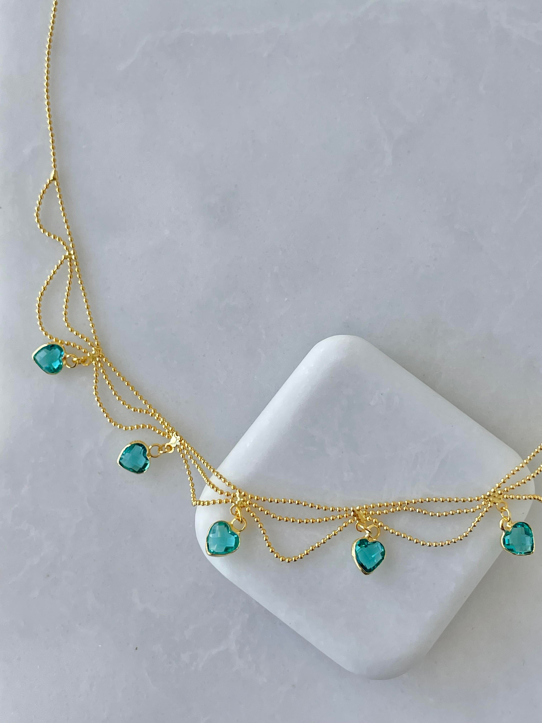 Altın Kaplama Kalp Sallantılı Topçuk Zincir Kolye Mavi