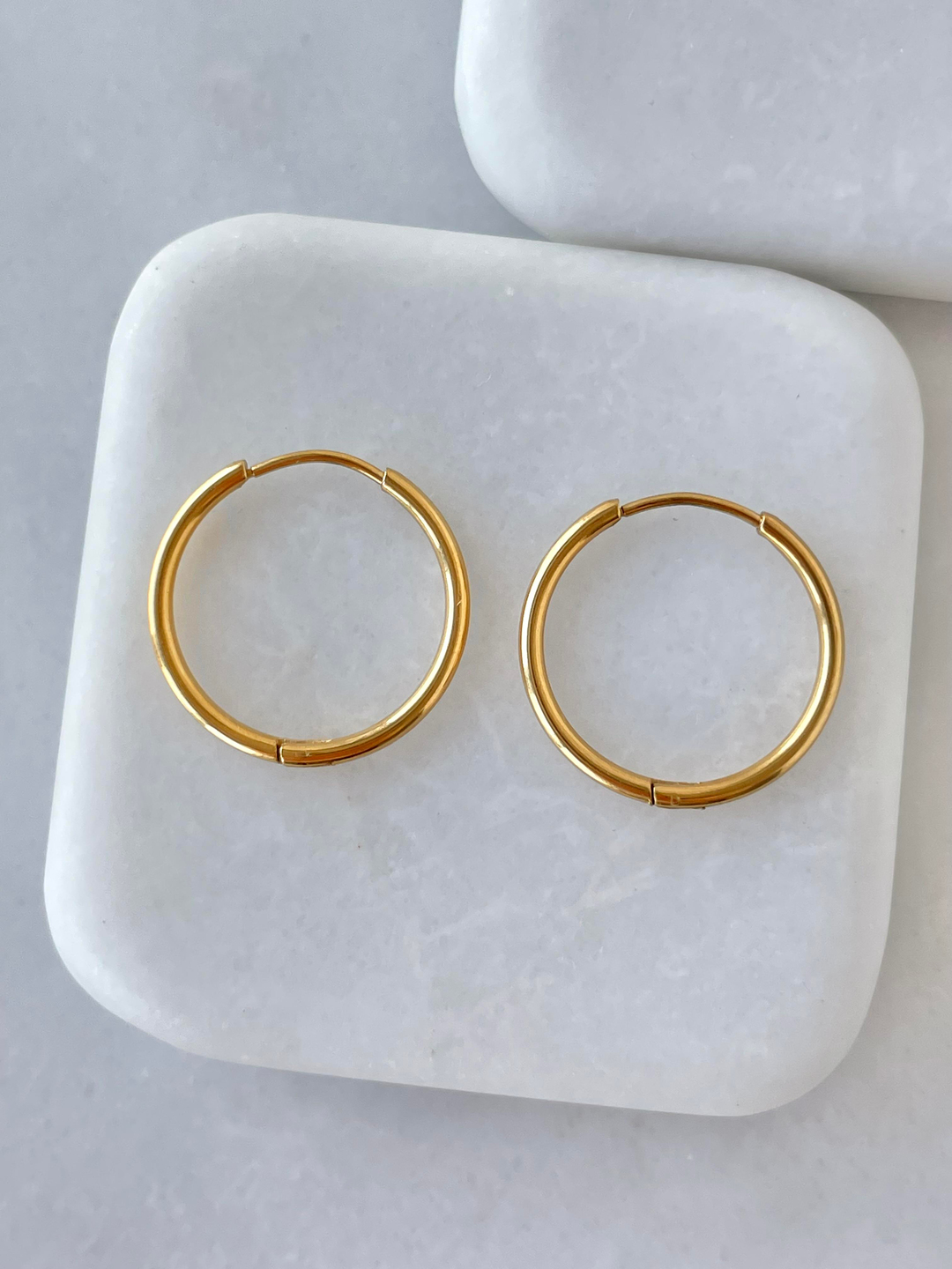 Çelik İnce Halka Basic Küpe Gold