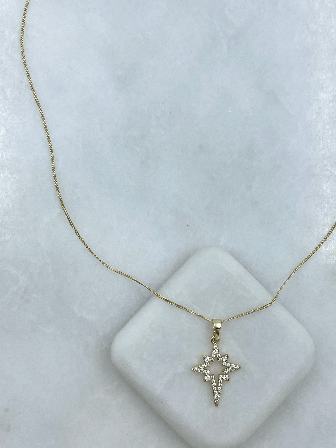 Özel Seri Gömme Taşlı Kuzey Yıldızı Kolye Gold