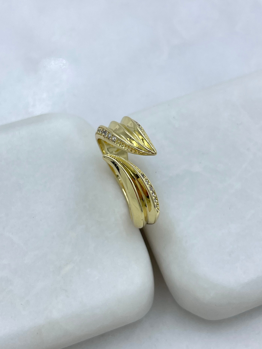 Altın Kaplama Gömme Taşlı Dalga Birleşim Yüzük Gold