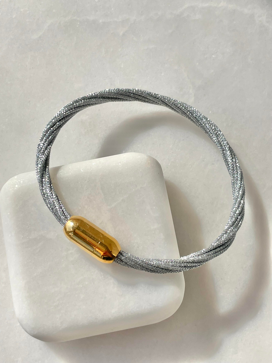 Çelik Simli Mıknatıslı İp Bileklik Gümüş
