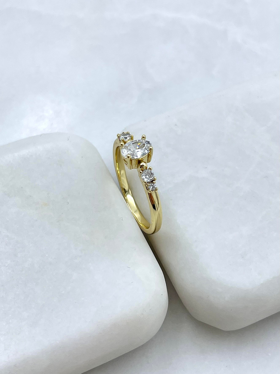 Özel Seri Oval Kristal Taşlı Yüzük Gold