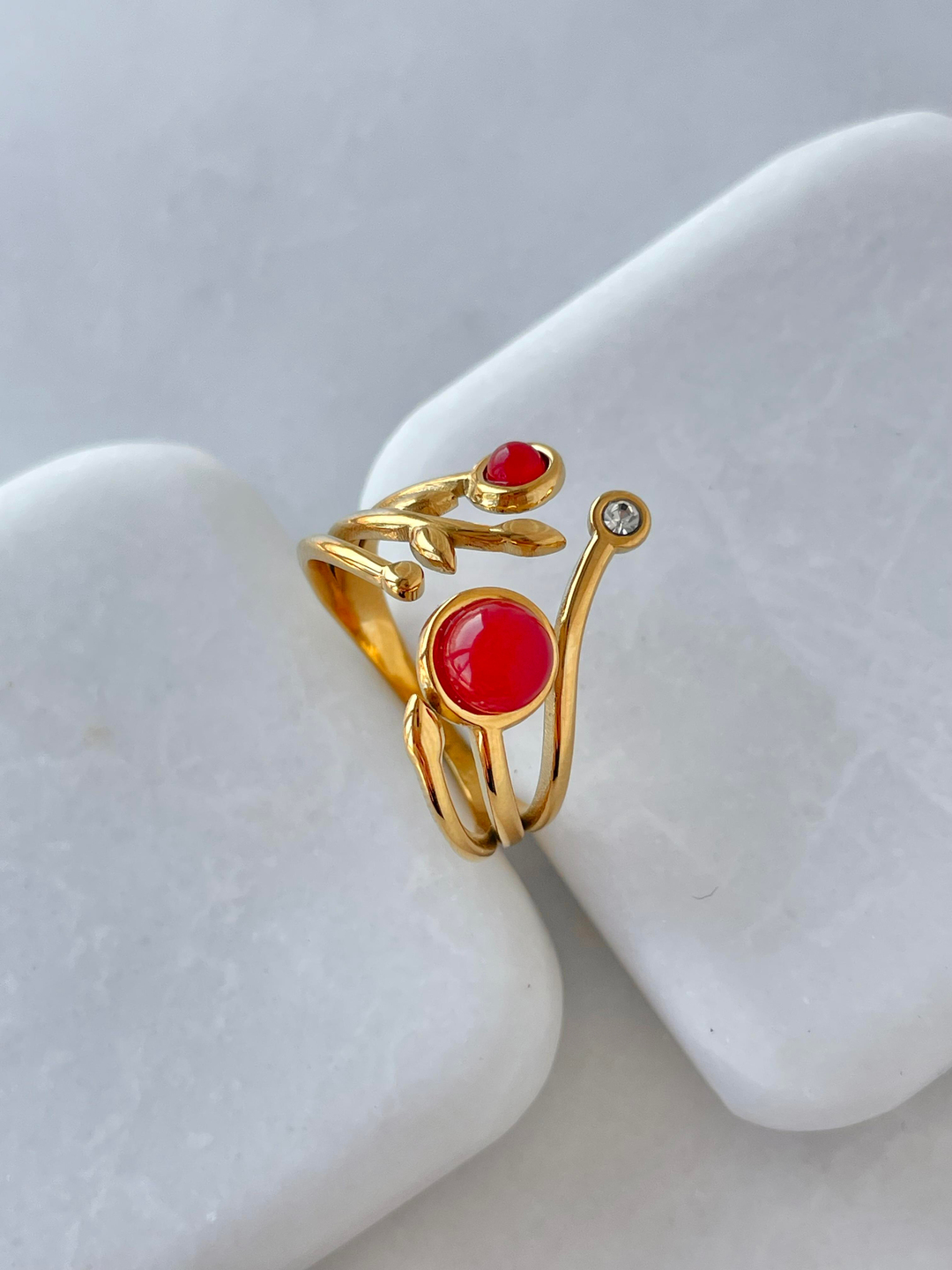 Çelik Opal Taşlı Çoklu Görünüm Yüzük Kırmızı