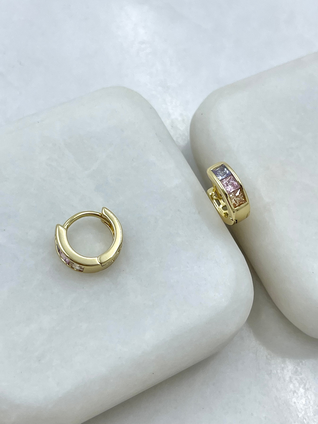 Özel Seri Renkli Kristal Taşlı Minik Halka Küpe 1 cm Gold