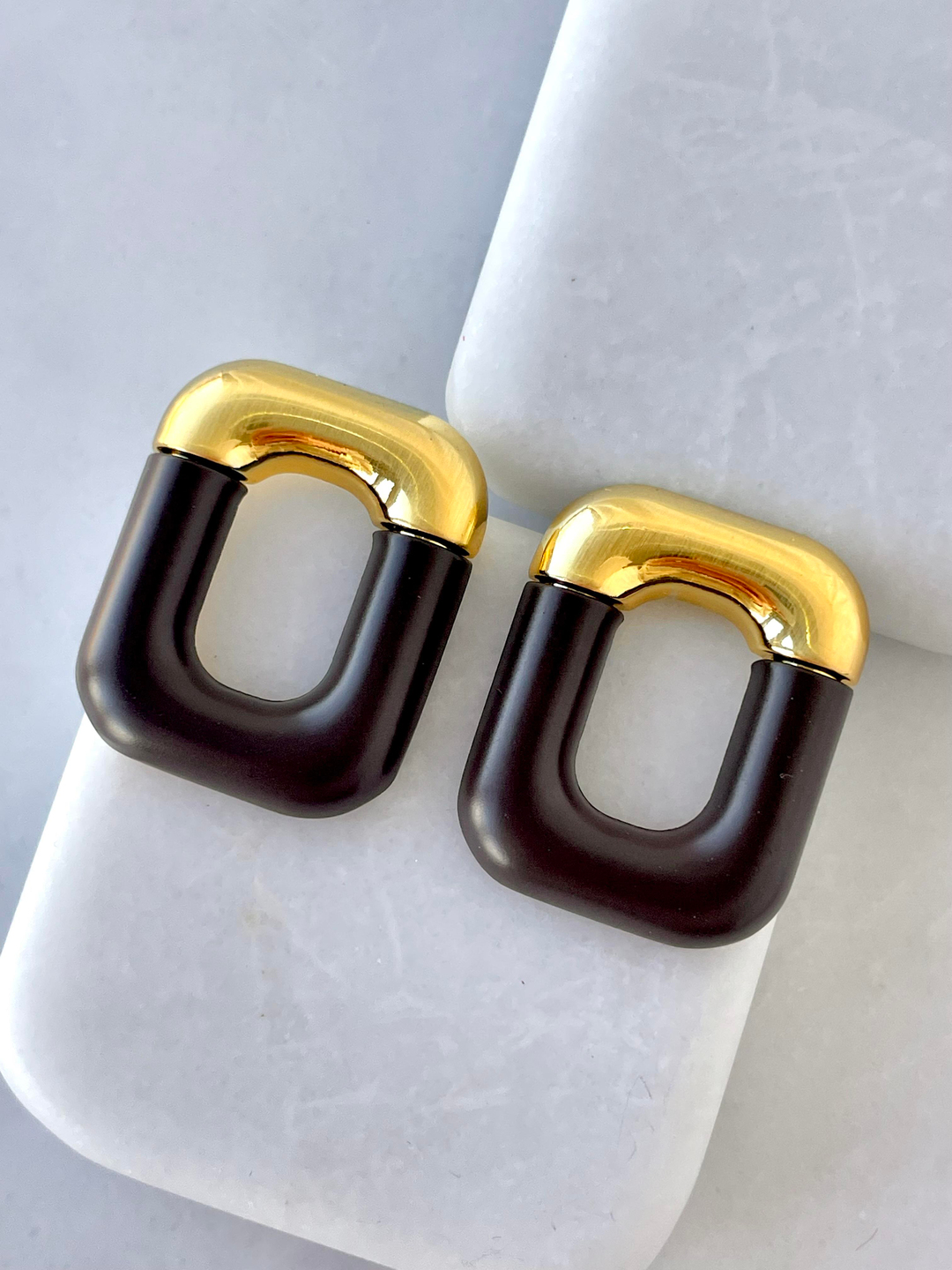 Gold Detaylı Mat Küpe Kahve