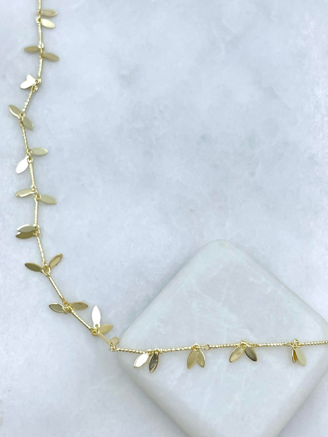 Altın Kaplama Pul Yaprak Sallantılı Boru Zincir Kolye 60 cm Gold