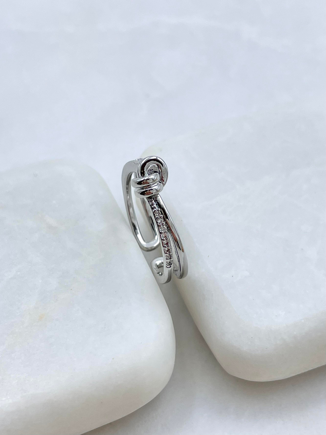 Altın Kaplama Gömme Taşlı Düğüm Model Yüzük Gümüş