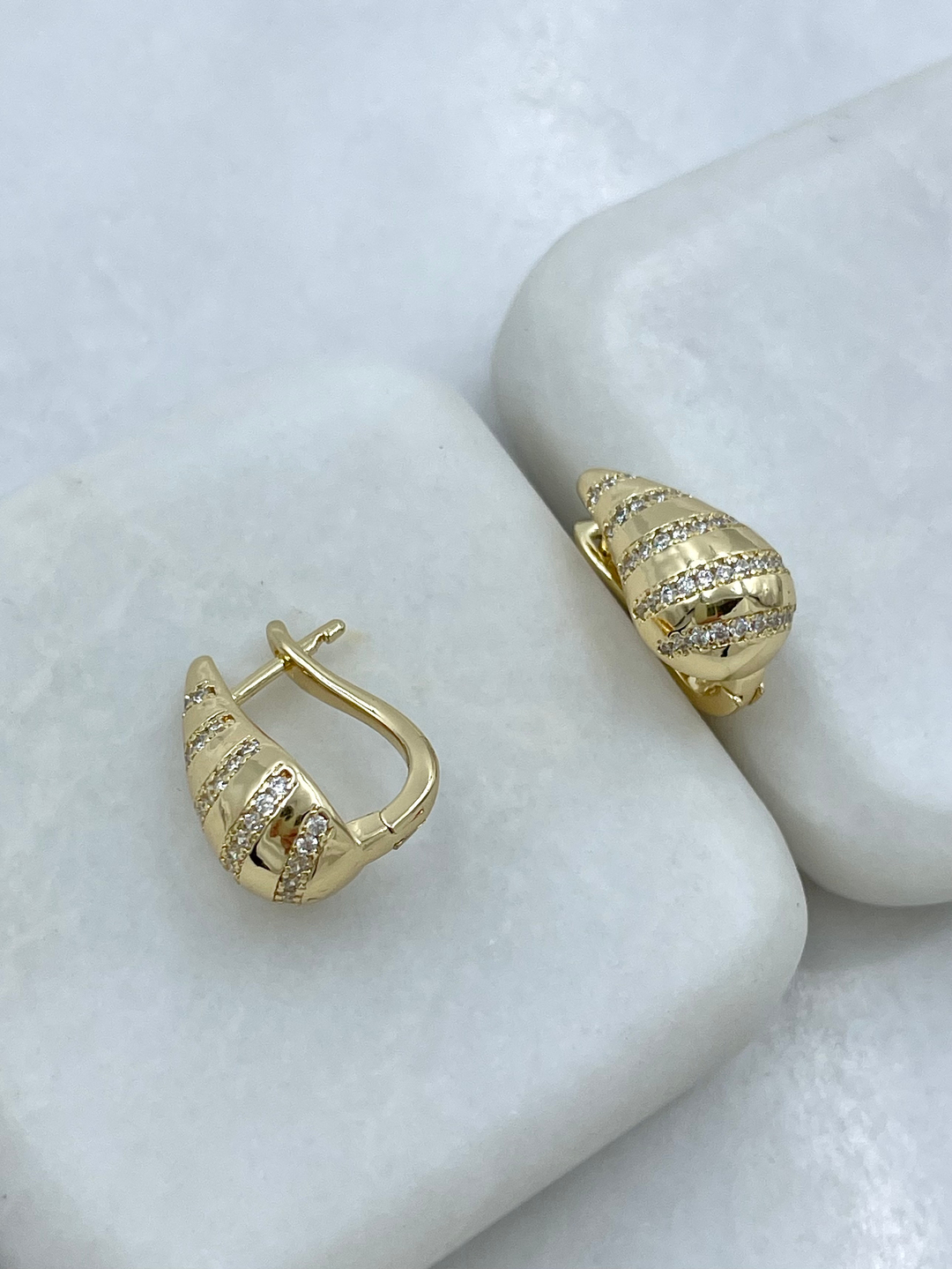 Altın Kaplama Gömme Taşlı Su Damlası Küpe Gold