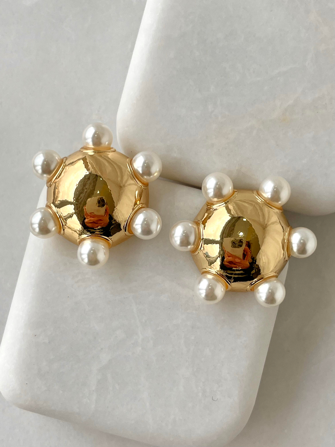 Bombe Yuvarlak İncili Küpe