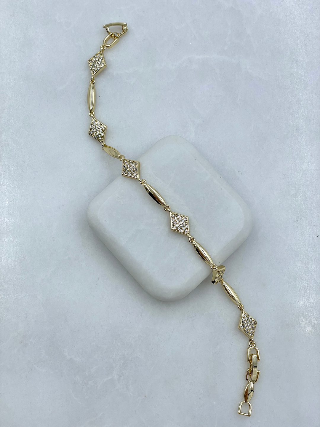 Altın Kaplama Gömme Taşlı Royal Bileklik Gold