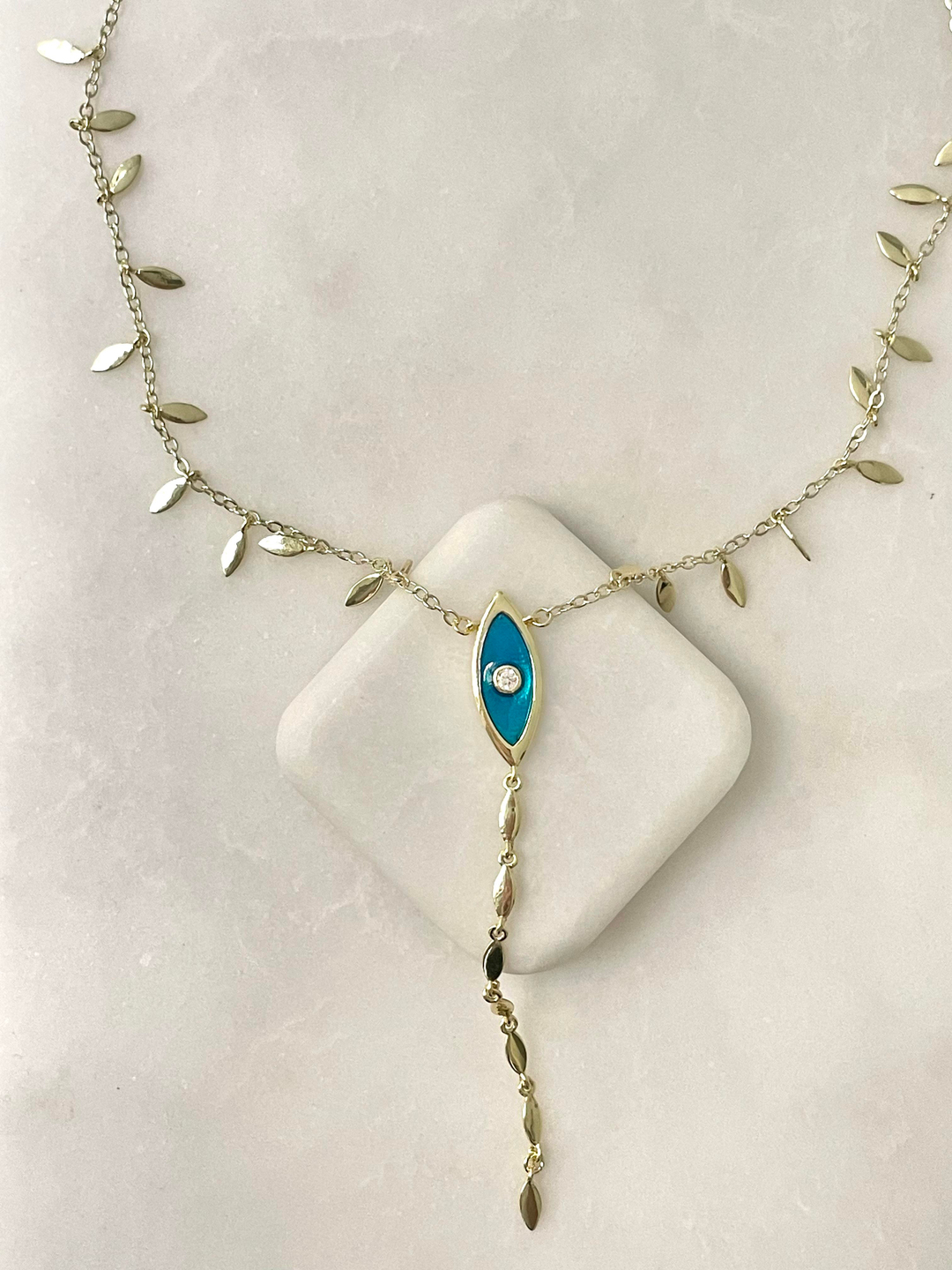 Altın Kaplama Arpa Sallantılı Göz Model Y Kolye Gold