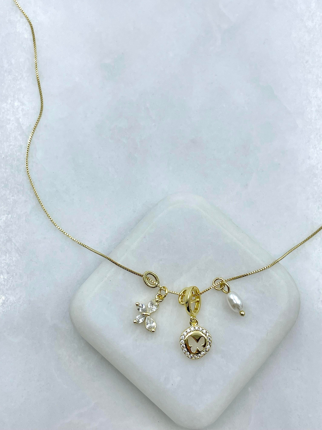 Altın Kaplama Minimal Kelebek Charmlı Zincir Kolye Gold