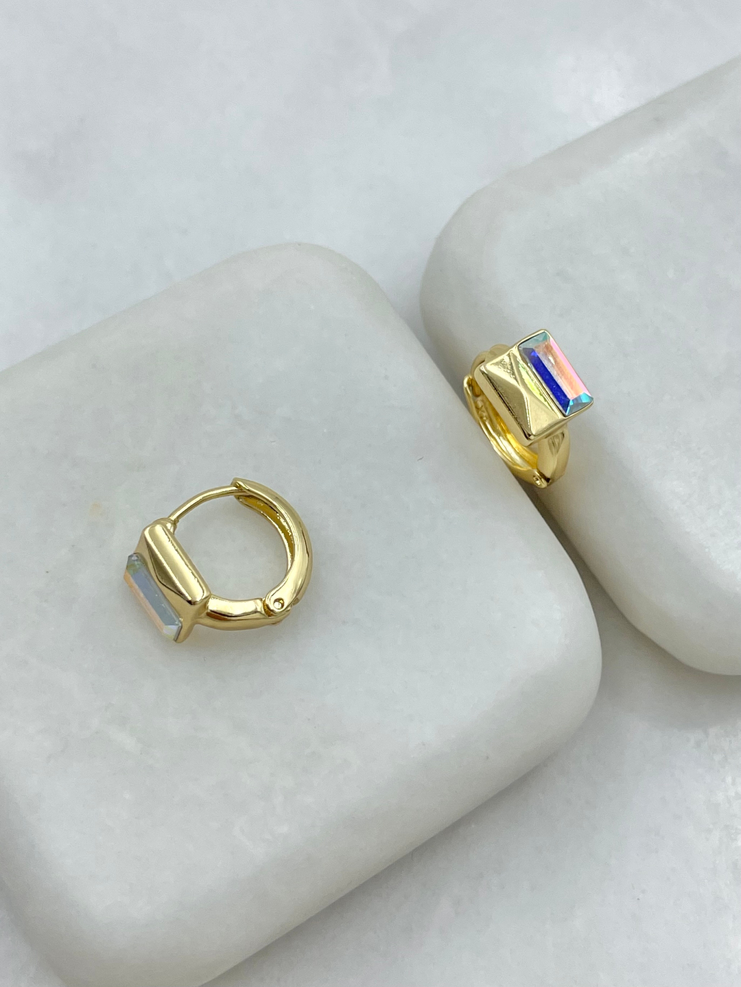 Özel Seri Plaka ve Swarovski Taşlı Kare Küpe Gold