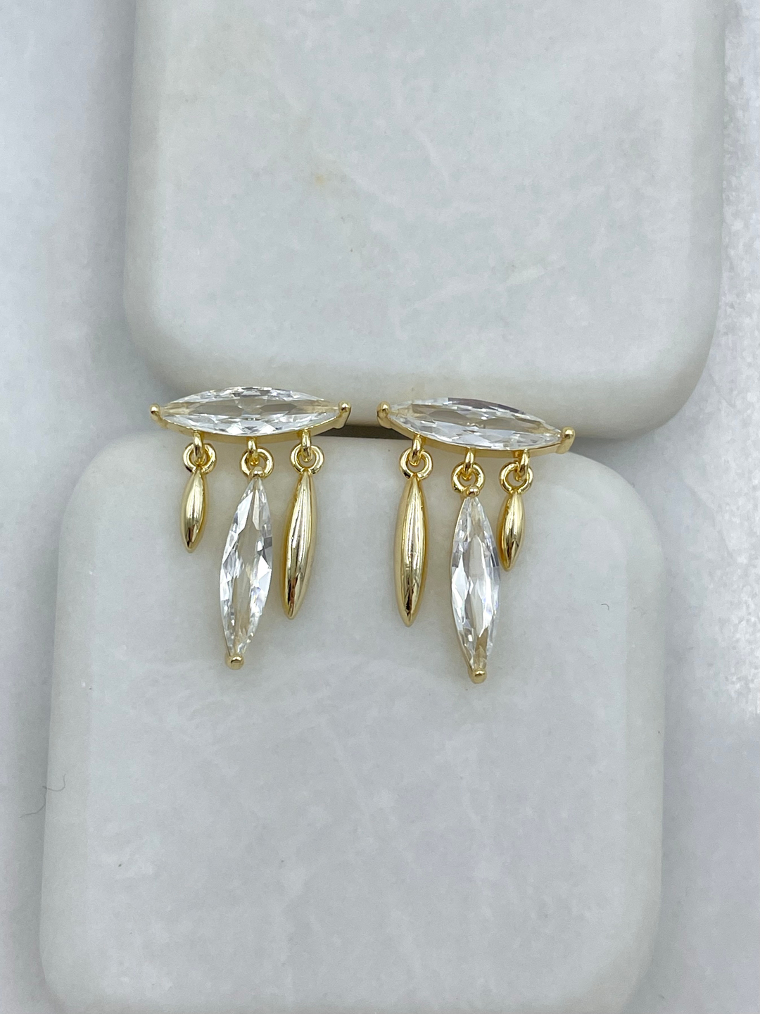 Altın Kaplama Kristal Taş Sallantılı Küpe Gold