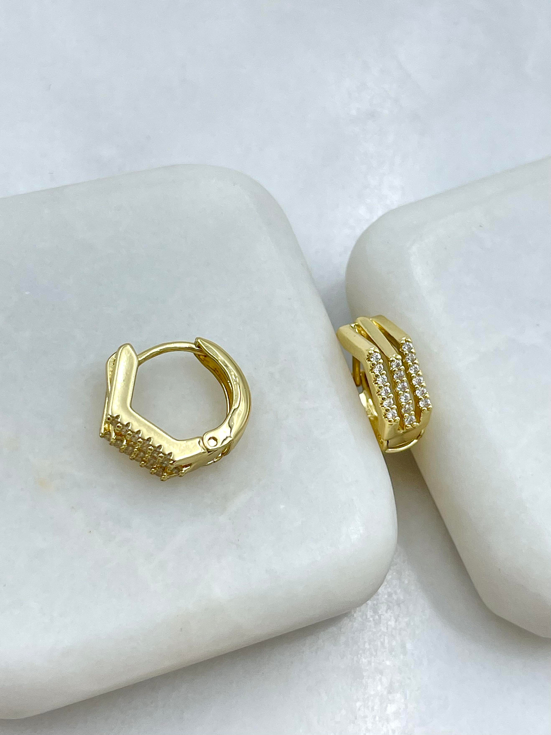 Özel Seri Gömme Taşlı Üç Sıra Halka Küpe Gold