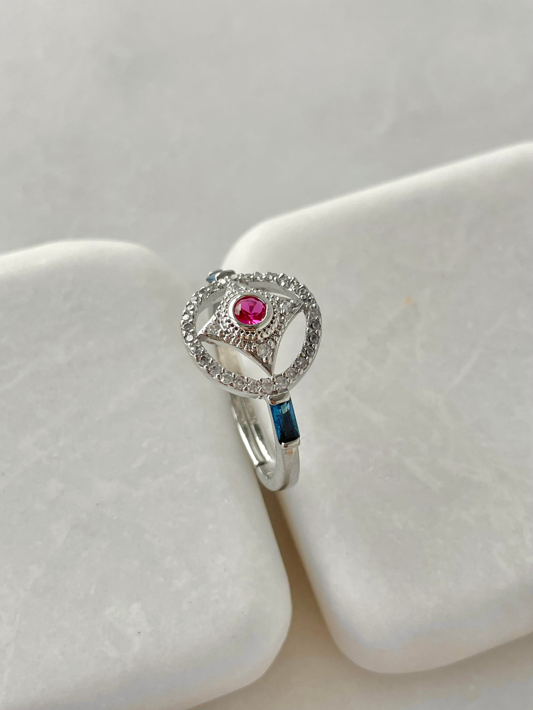 Altın Kaplama Renkli Kristal Taşlı Daire Yüzük Gümüş