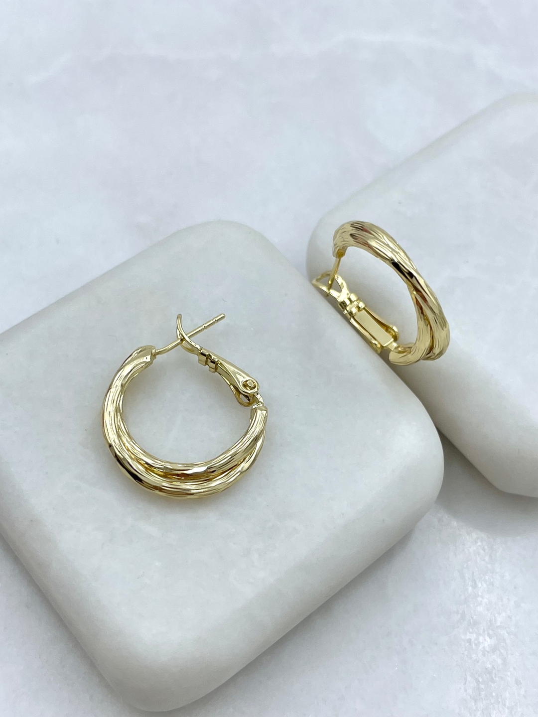 Özel Seri Işıltılı Sarmal Halka Küpe 2,2 cm Gold