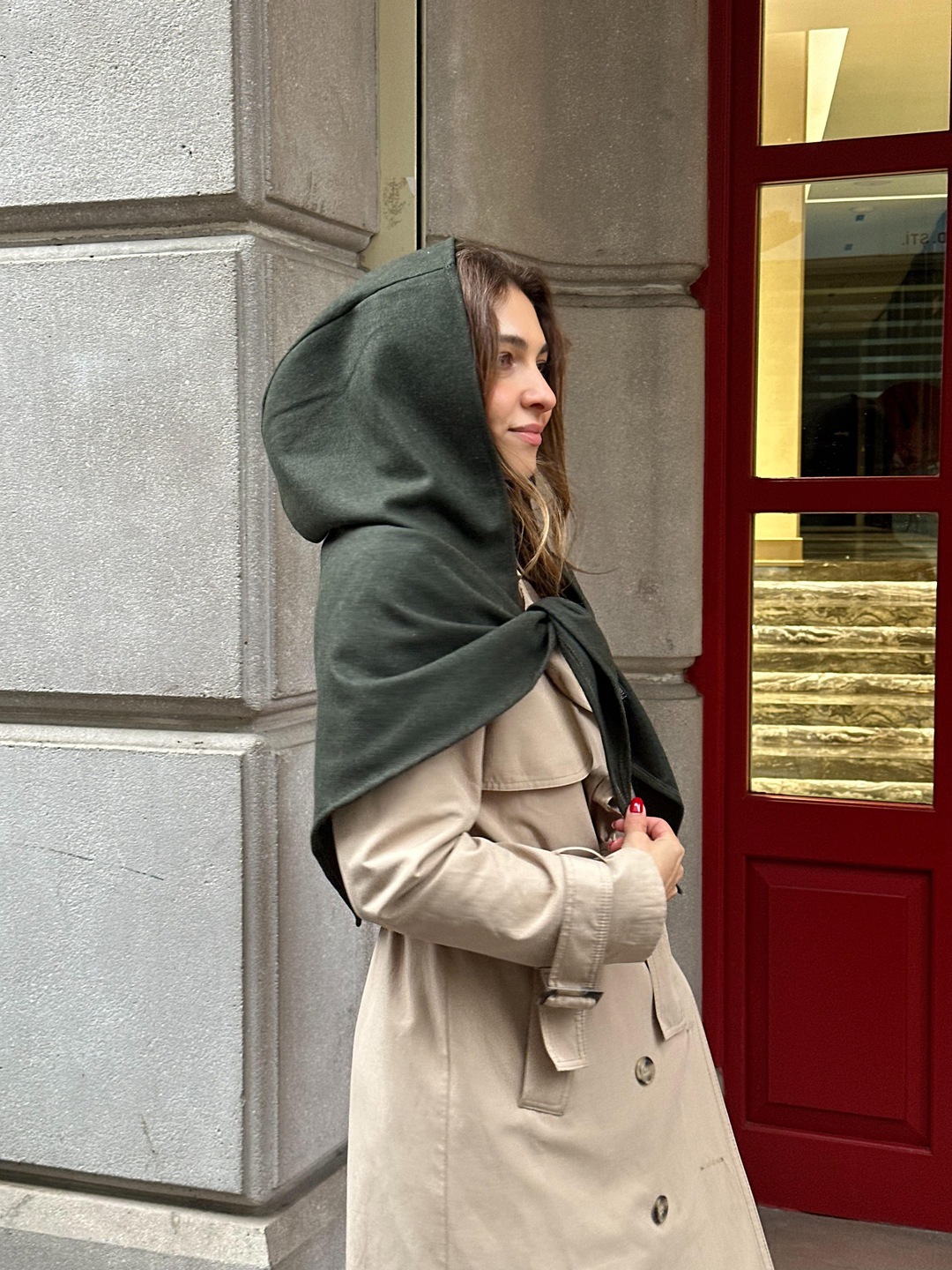 Üçgen Kapüşonlu Omuz Şalı Haki