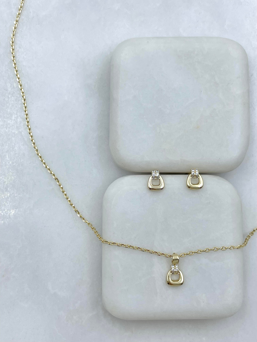 Özel Seri Gömme Taşlı Minimal Tasarım Kolye ve Küpe Seti Gold