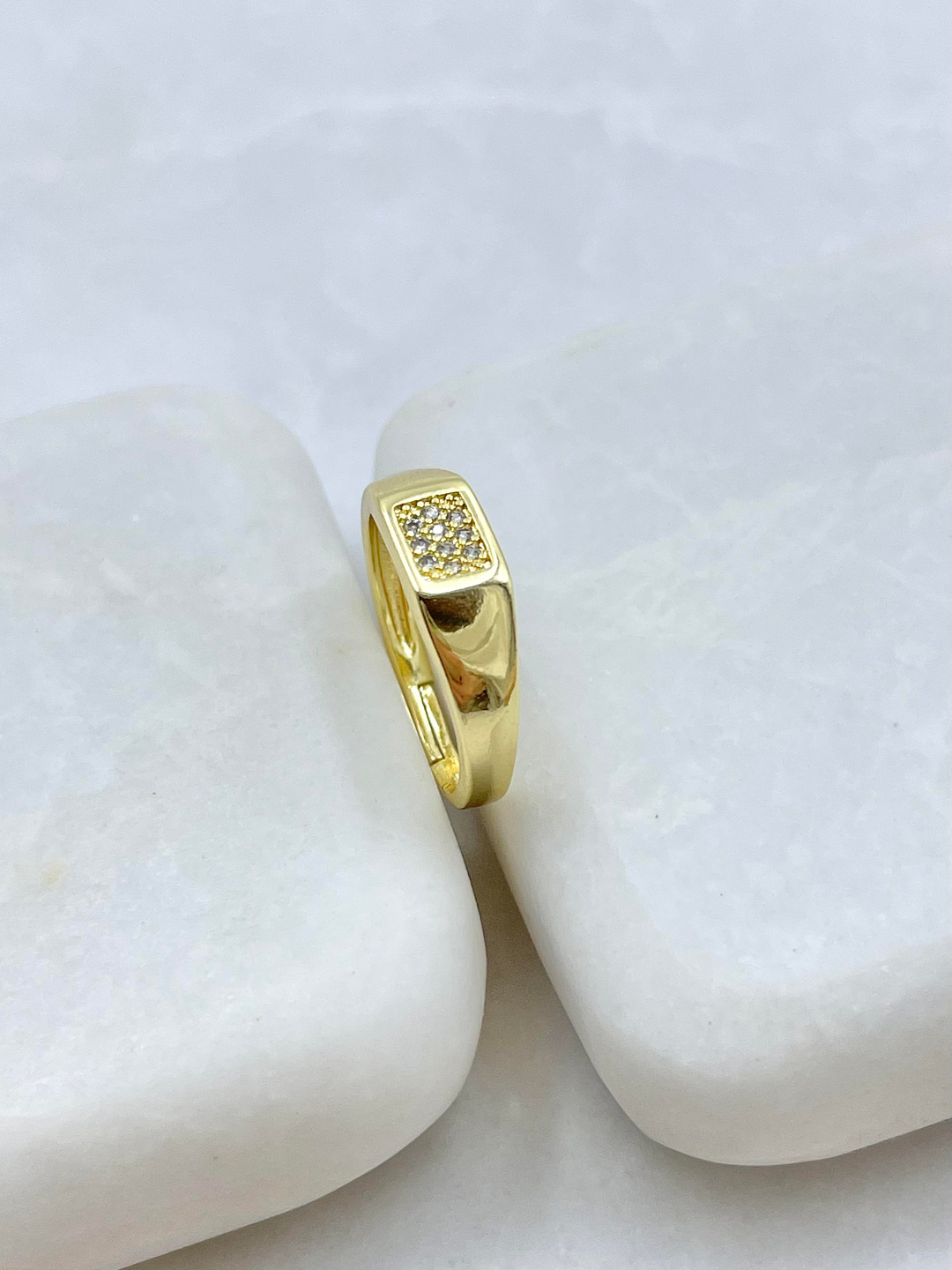 Altın Kaplama Gömme Taşlı Kare Model Serçe Parmak Yüzüğü Gold