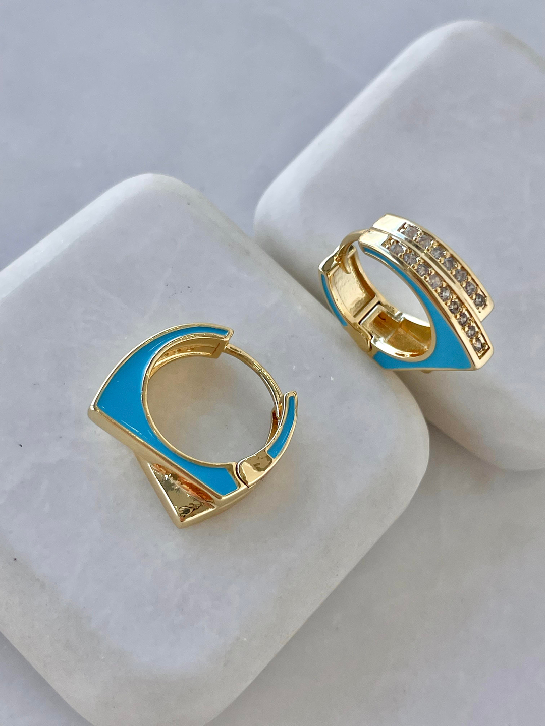 Altın Kaplama Taşlı Tasarım Halka Küpe Mavi