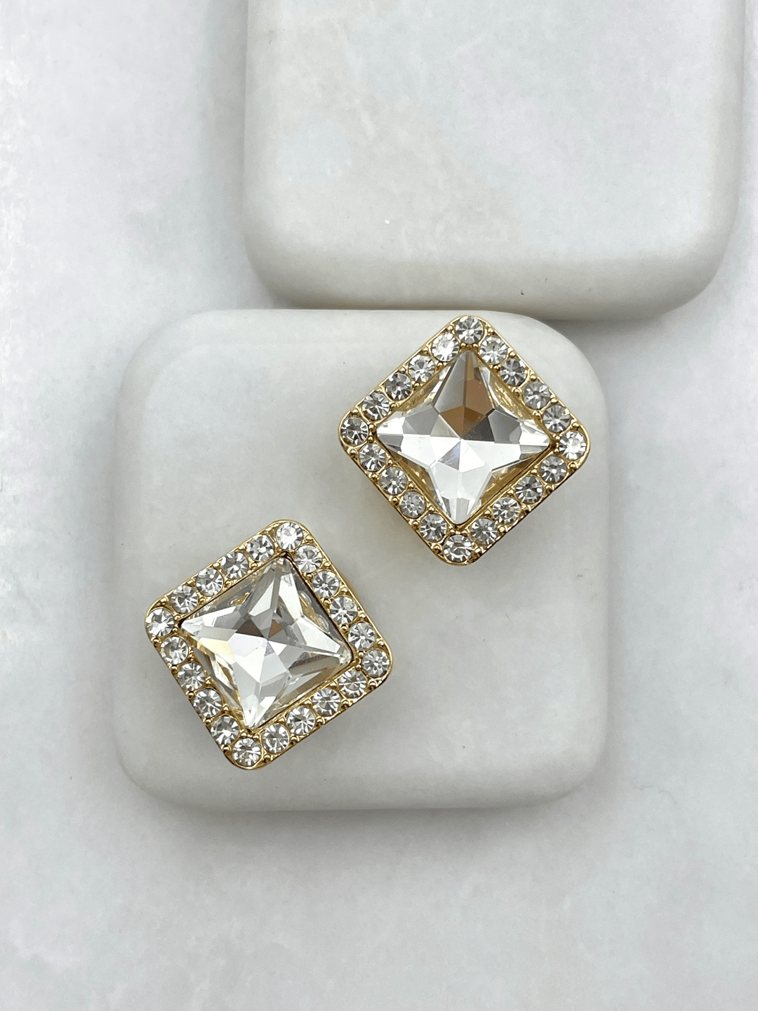 Kristal Taşlı Kare Düğme Aksesuarı Gold