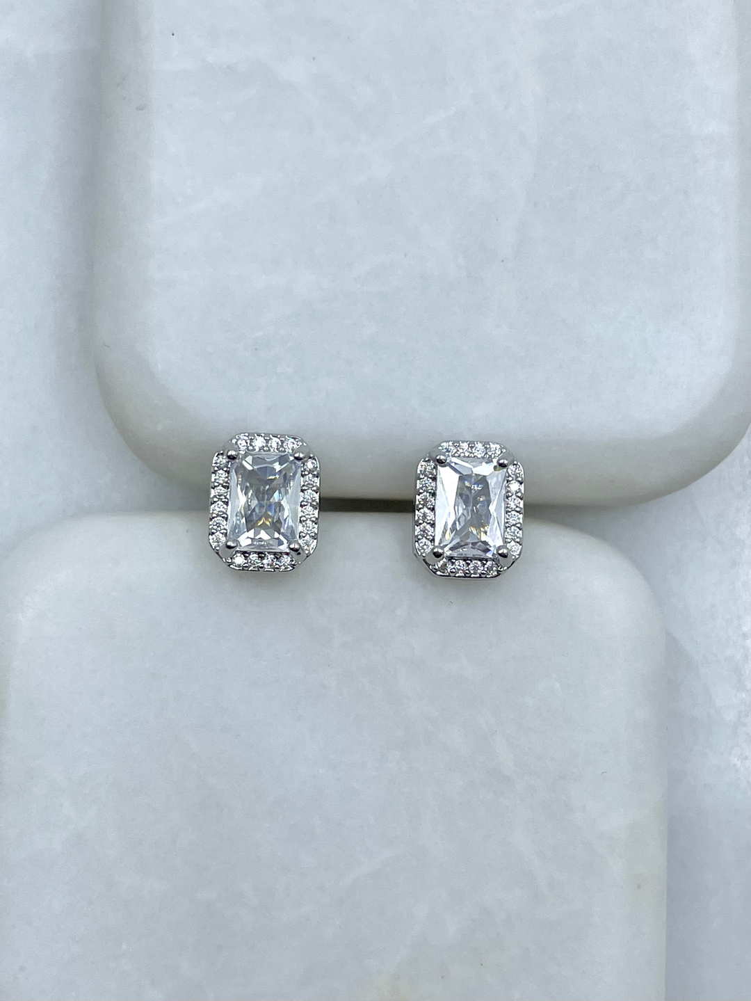 Altın Kaplama Gömme ve Kristal Taşlı Dikdörtgen Küpe 1 cm Gümüş