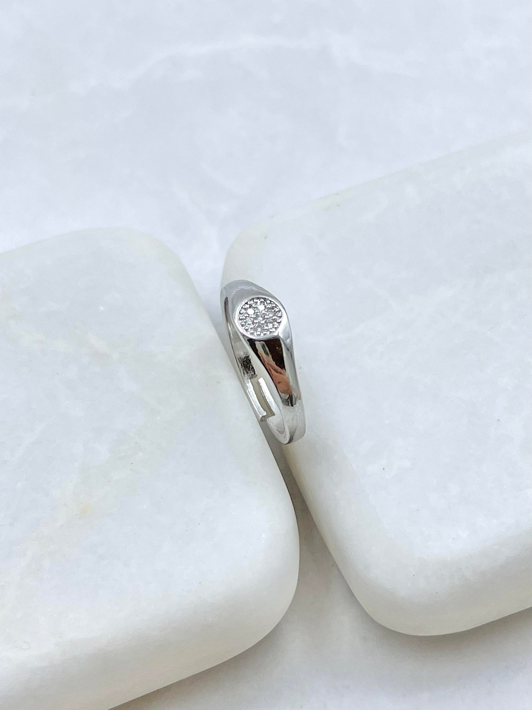 Altın Kaplama Gömme Taşlı Daire Model Serçe Parmak Yüzüğü Gümüş