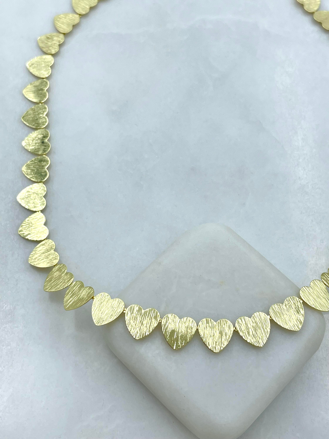 Altın Kaplama İşlemeli Kalp Plaka Kolye Gold