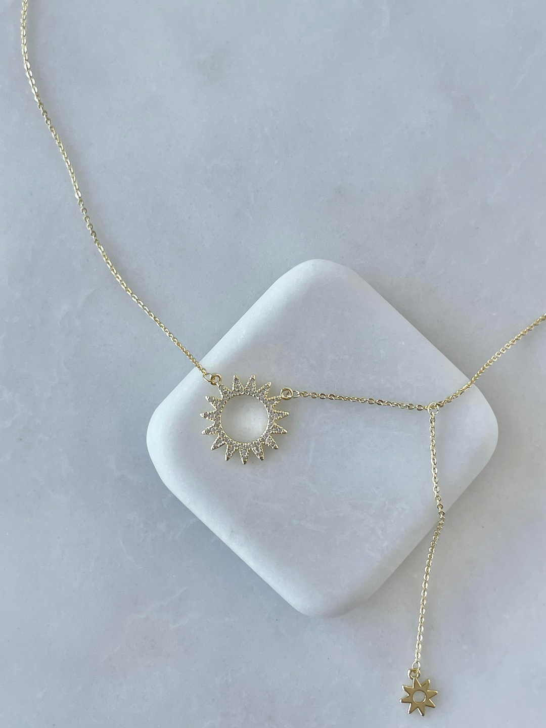 Altın Kaplama Gömme Taşlı Güneş Kolye Gold