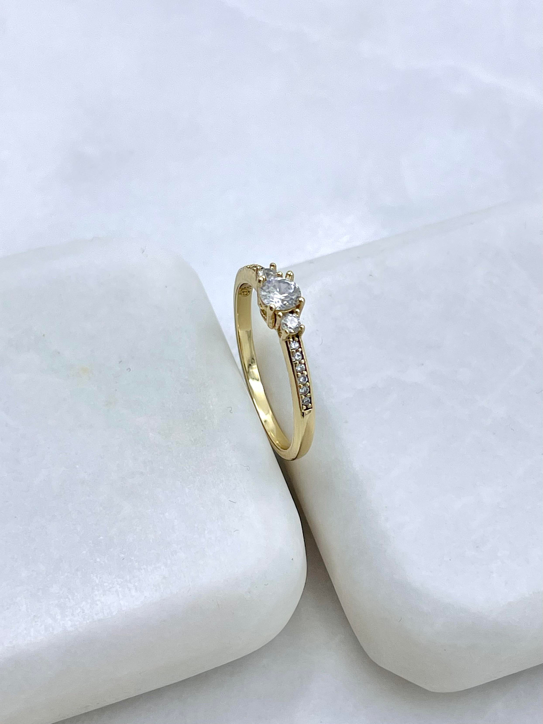 Özel Seri Büyük Küçük Kristal Taşlı Yüzük Gold