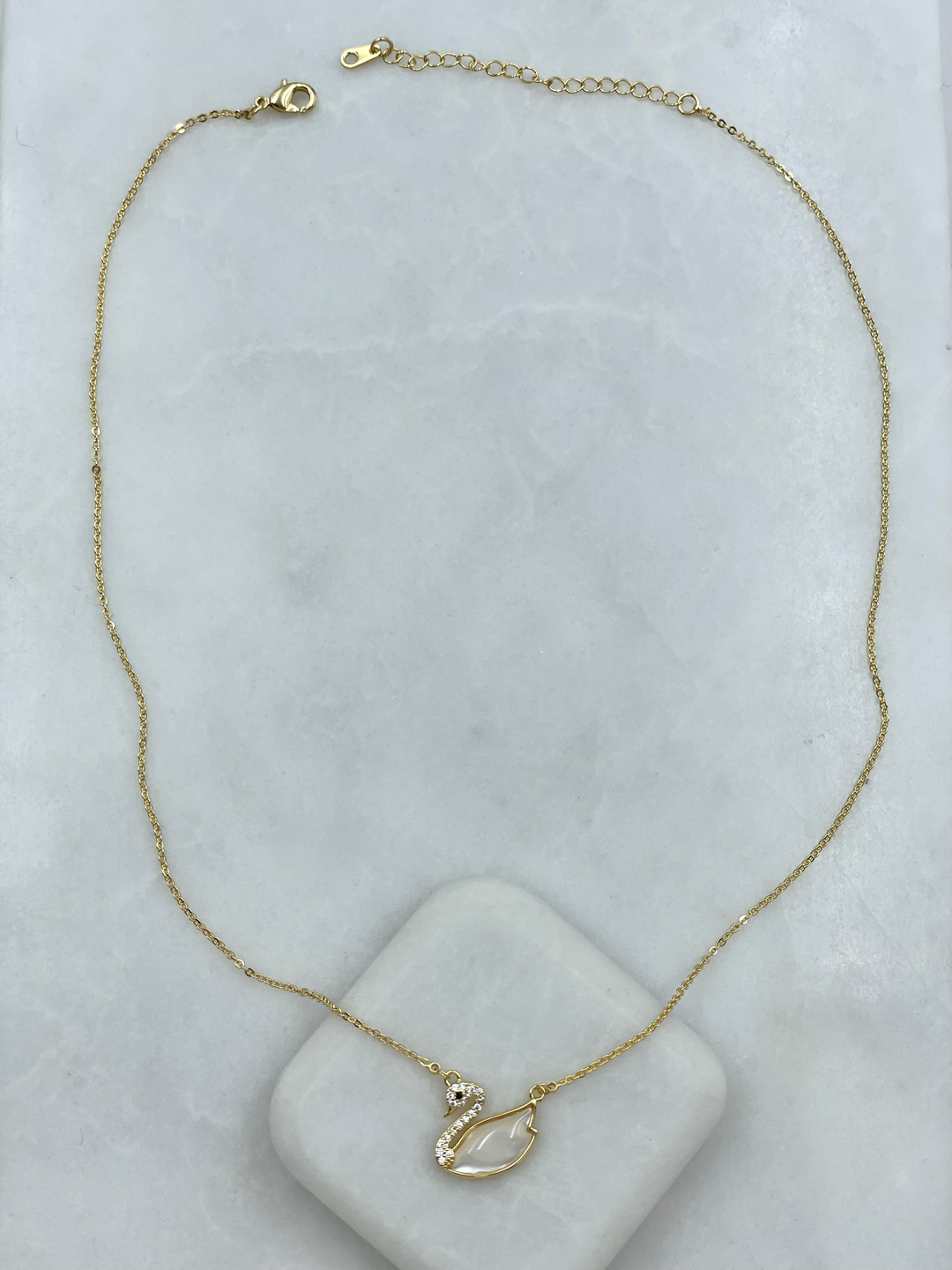 Altın Kaplama Opal Taşlı Kuğu Kolye Gold