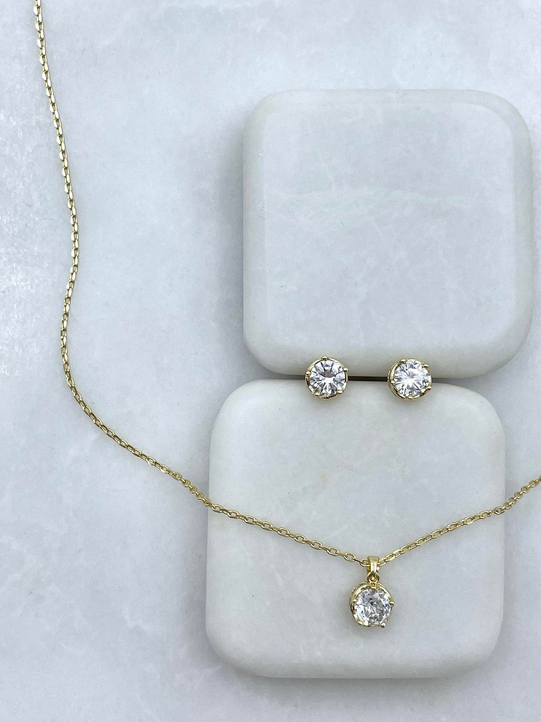 Özel Seri Tektaş Kolye ve Küpe Seti Gold