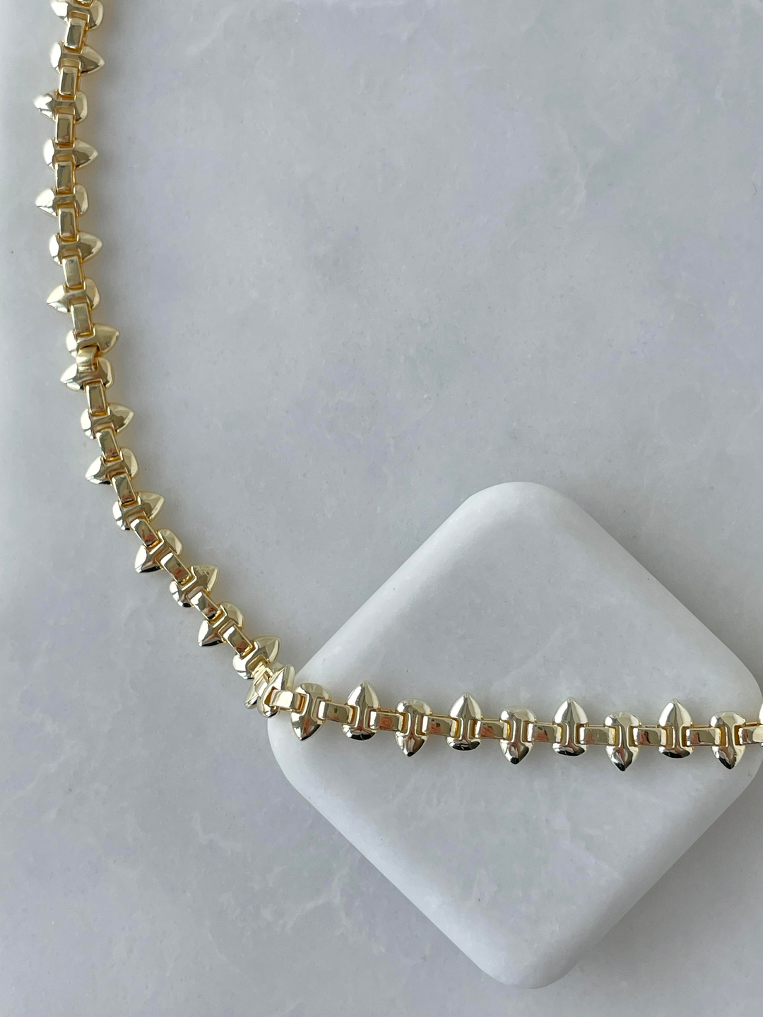 Altın Kaplama Zikzak Dişli Kolye Gold