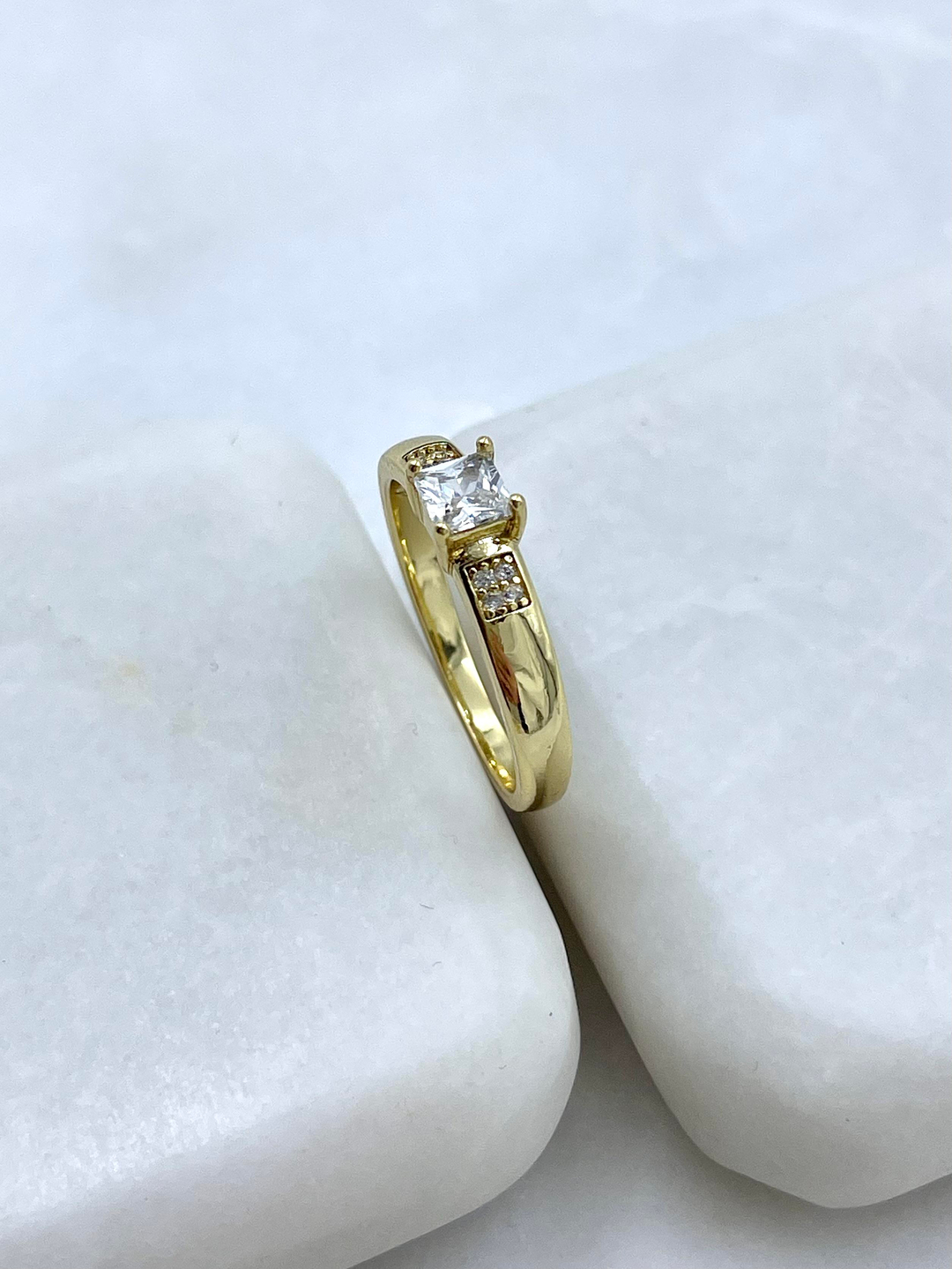 Özel Seri Kare Kristal Taşlı Yüzük Gold